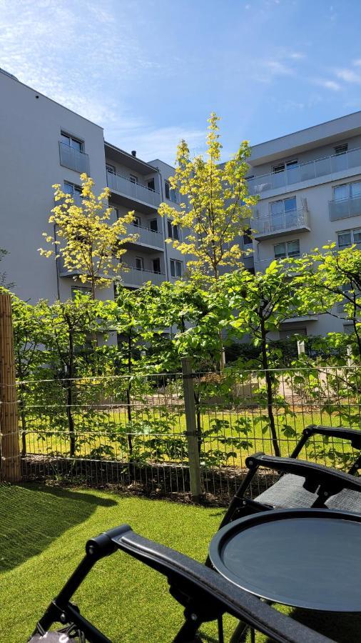Green Terrace Family Apartment Вроцлав Екстериор снимка